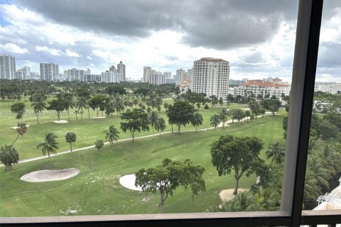 Condo in Aventura, Florida, 1 bedroom  № 1964784 - photo 21