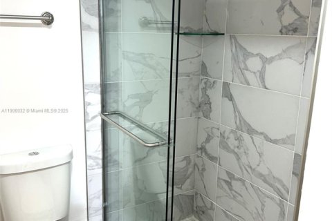 Condo in Aventura, Florida, 1 bedroom  № 1964784 - photo 16