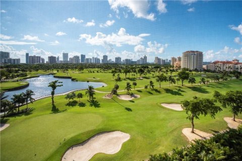 Condo in Aventura, Florida, 1 bedroom  № 1964784 - photo 13