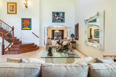 House in Cutler Bay, Florida 5 bedrooms, 366.5 sq.m. № 2035268 - photo 16