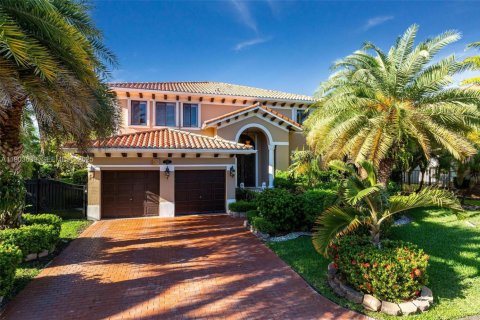 House in Cutler Bay, Florida 5 bedrooms, 366.5 sq.m. № 2035268 - photo 10