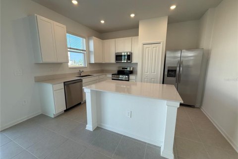 Adosado en alquiler en Clermont, Florida, 3 dormitorios, 174.01 m2 № 1899170 - foto 4