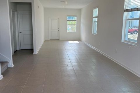 Adosado en alquiler en Clermont, Florida, 3 dormitorios, 174.01 m2 № 1899170 - foto 3