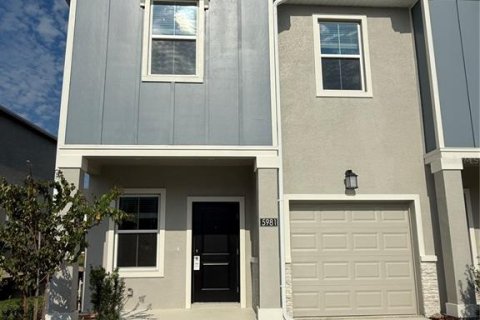 Adosado en alquiler en Clermont, Florida, 3 dormitorios, 174.01 m2 № 1899170 - foto 1