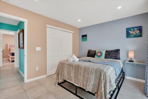 Duplex in Holmes Beach, Florida 2 bedrooms, 74.32 sq.m. № 2107520 - photo 22