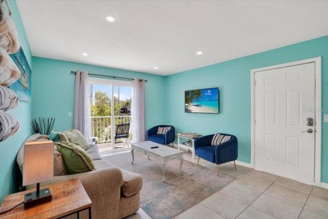 Duplex in Holmes Beach, Florida 2 bedrooms, 74.32 sq.m. № 2107520 - photo 15