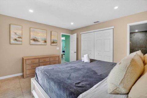 Duplex in Holmes Beach, Florida 2 bedrooms, 74.32 sq.m. № 2107520 - photo 28