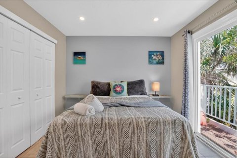 Duplex in Holmes Beach, Florida 2 bedrooms, 74.32 sq.m. № 2107520 - photo 21