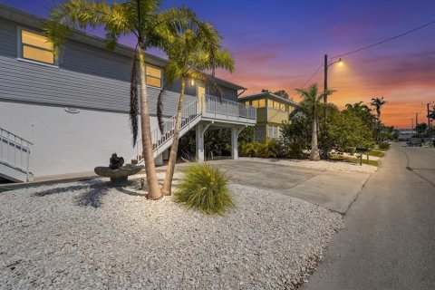 Duplex in Holmes Beach, Florida 2 bedrooms, 74.32 sq.m. № 2107520 - photo 4