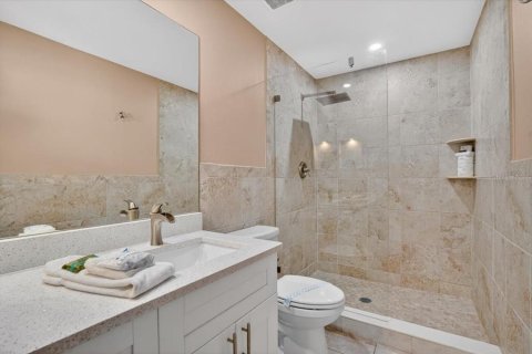 Duplex in Holmes Beach, Florida 2 bedrooms, 74.32 sq.m. № 2107520 - photo 30