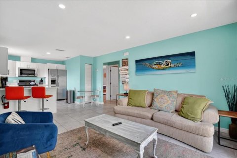 Duplex in Holmes Beach, Florida 2 bedrooms, 74.32 sq.m. № 2107520 - photo 19
