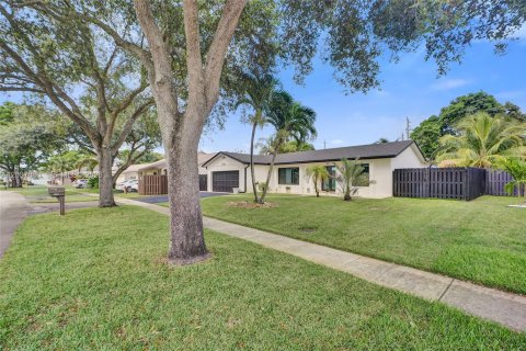 House in Cooper City, Florida 3 bedrooms, 196.21 sq.m. № 2088326 - photo 3
