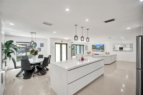 House in Cooper City, Florida 3 bedrooms, 196.21 sq.m. № 2088326 - photo 13