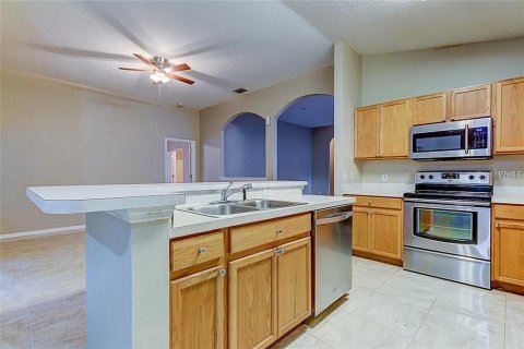 Casa en alquiler en Tampa, Florida, 3 dormitorios, 227.98 m2 № 1875816 - foto 10