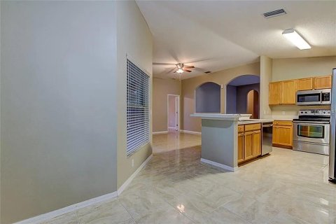 Casa en alquiler en Tampa, Florida, 3 dormitorios, 227.98 m2 № 1875816 - foto 12