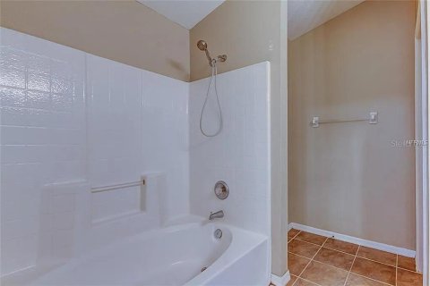 Casa en alquiler en Tampa, Florida, 3 dormitorios, 227.98 m2 № 1875816 - foto 18