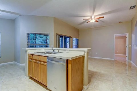 Casa en alquiler en Tampa, Florida, 3 dormitorios, 227.98 m2 № 1875816 - foto 11