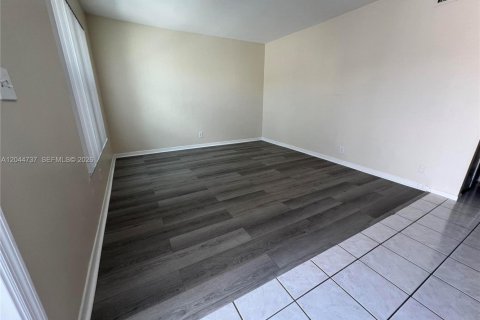 Touwnhouse à vendre à Davie, Floride: 3 chambres, 119.84 m2 № 2179031 - photo 2
