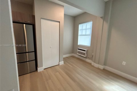 Apartment in Miami Beach, Florida 39.95 sq.m. № 1994602 - photo 4