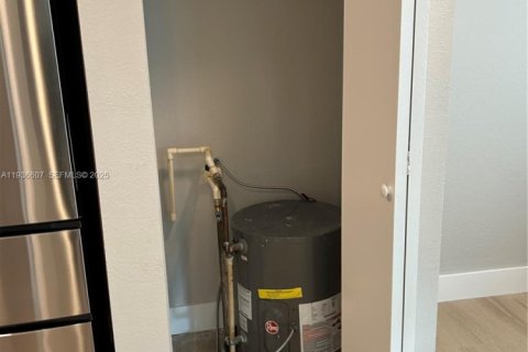 Apartment in Miami Beach, Florida 39.95 sq.m. № 1994602 - photo 6