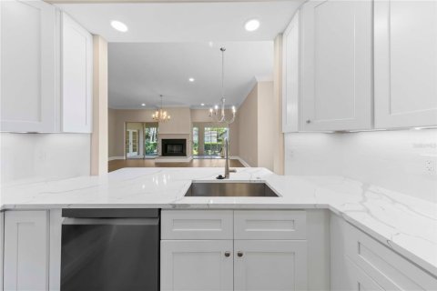 Villa ou maison à vendre à Sarasota, Floride: 3 chambres, 196.95 m2 № 2097331 - photo 11