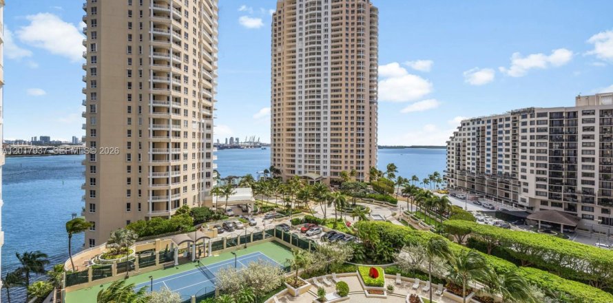 Condo à Miami, Floride, 2 chambres  № 2083911
