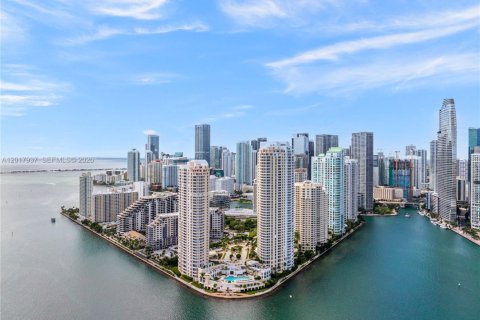 Copropriété à vendre à Miami, Floride: 2 chambres, 153.29 m2 № 2083911 - photo 26