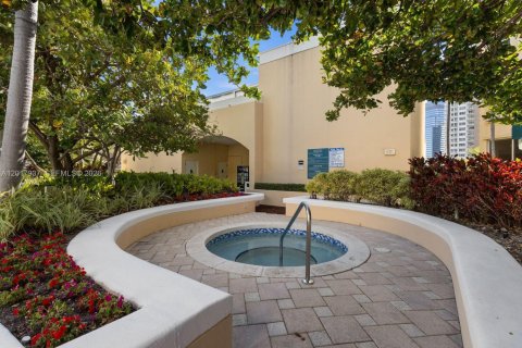 Copropriété à vendre à Miami, Floride: 2 chambres, 153.29 m2 № 2083911 - photo 29