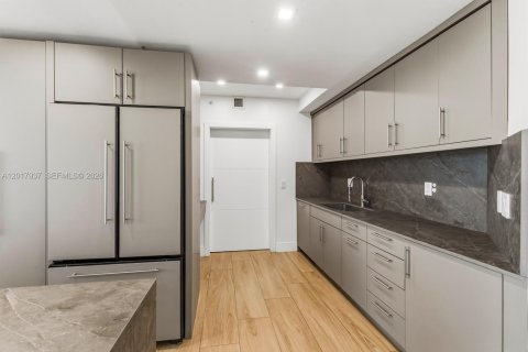 Copropriété à vendre à Miami, Floride: 2 chambres, 153.29 m2 № 2083911 - photo 17