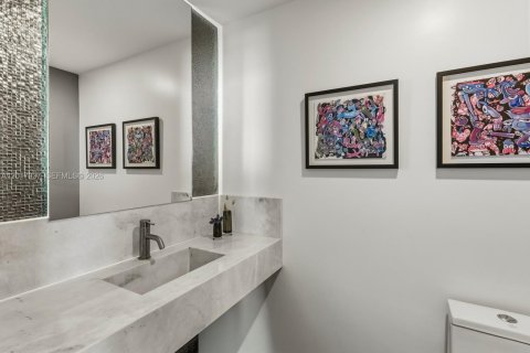 Copropriété à vendre à Miami, Floride: 2 chambres, 153.29 m2 № 2083911 - photo 23