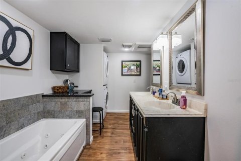 Casa en venta en Clearwater, Florida, 2 dormitorios, 130.99 m2 № 2118100 - foto 12