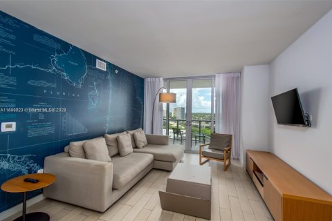 Condo in Hallandale Beach, Florida, 2 bedrooms № 1938289 - photo 21