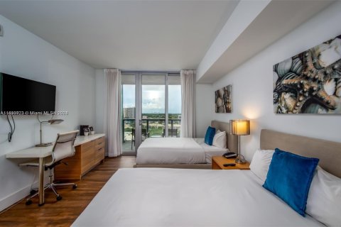 Condo in Hallandale Beach, Florida, 2 bedrooms № 1938289 - photo 8