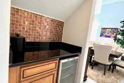 Casa en alquiler en Orlando, Florida, 5 dormitorios, 380.99 m2 № 1743349 - foto 13