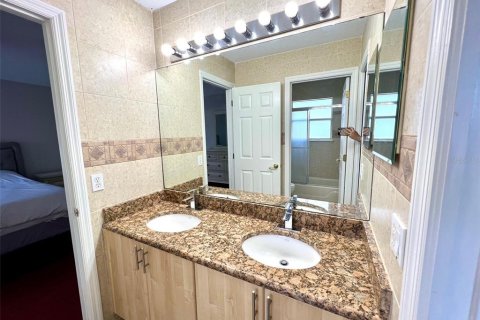 Casa en alquiler en Orlando, Florida, 5 dormitorios, 380.99 m2 № 1743349 - foto 28