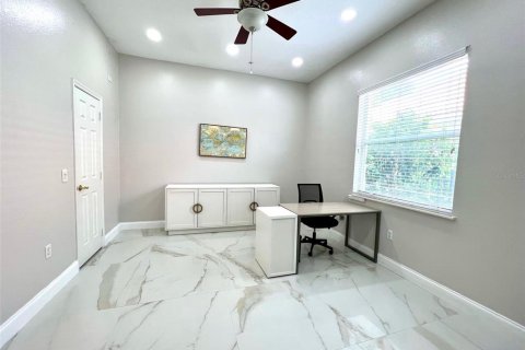 Casa en alquiler en Orlando, Florida, 5 dormitorios, 380.99 m2 № 1743349 - foto 22