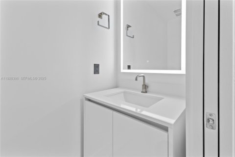 Condominio en venta en Miami, Florida, 3 dormitorios, 164.44 m2 № 2034401 - foto 21