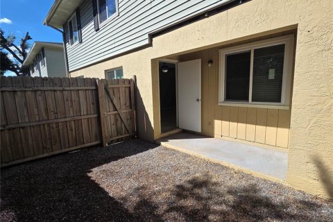 Condo in Brandon, Florida, 2 bedrooms № 2220025 - photo 16