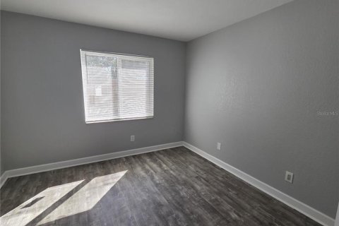 Condo in Brandon, Florida, 2 bedrooms № 2220025 - photo 18