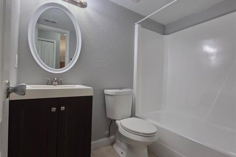 Condo in Brandon, Florida, 2 bedrooms № 2220025 - photo 21
