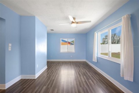 House in Brandon, Florida 3 bedrooms, 153.29 sq.m. № 2103629 - photo 13