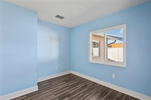 House in Brandon, Florida 3 bedrooms, 153.29 sq.m. № 2103629 - photo 15