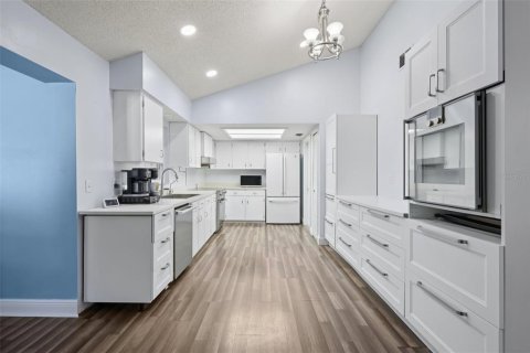 House in Brandon, Florida 3 bedrooms, 153.29 sq.m. № 2103629 - photo 8