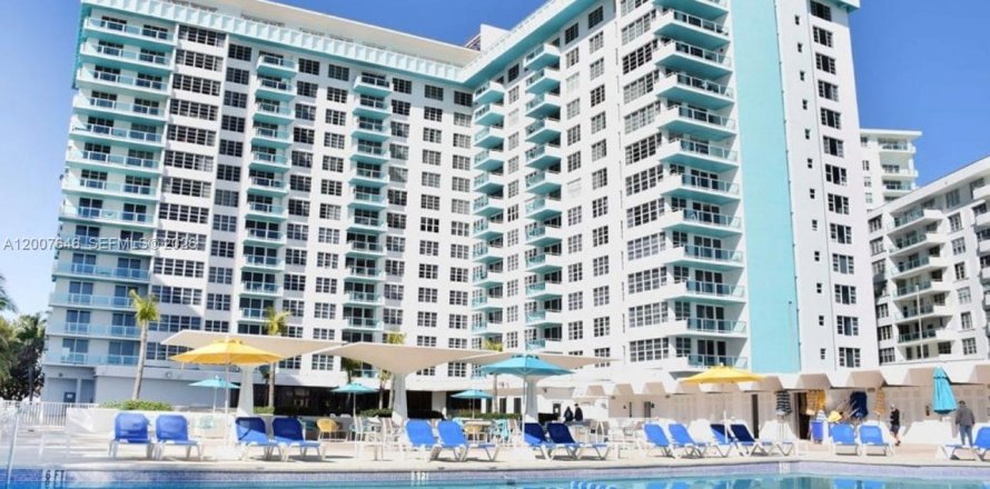 Appartement à Miami Beach, Floride 2 chambres, 111.48 m2 № 2154867