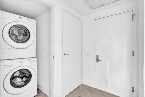 Copropriété à louer à Miami, Floride: 2 chambres, 103.68 m2 № 2042037 - photo 30