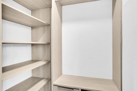 Copropriété à louer à Miami, Floride: 2 chambres, 103.68 m2 № 2042037 - photo 5