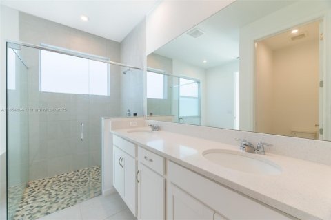 House in Port St. Lucie, Florida 3 bedrooms, 185.62 sq.m. № 1888884 - photo 26