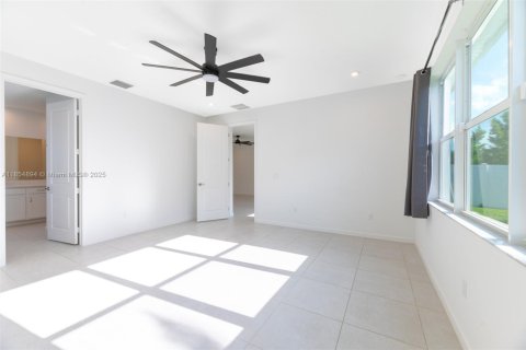 House in Port St. Lucie, Florida 3 bedrooms, 185.62 sq.m. № 1888884 - photo 24