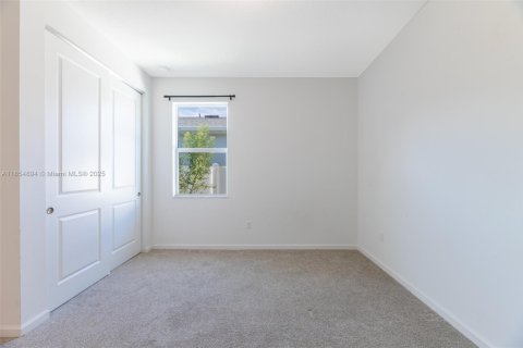 House in Port St. Lucie, Florida 3 bedrooms, 185.62 sq.m. № 1888884 - photo 21