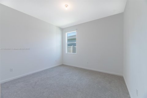 House in Port St. Lucie, Florida 3 bedrooms, 185.62 sq.m. № 1888884 - photo 17